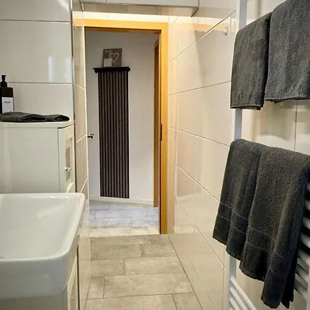 -- Inklusive Parkplatz & Wifi, Vollausgestattete Kueche Mit Geschirrspueler -- Perfekt Fuer Urlaub & Business *