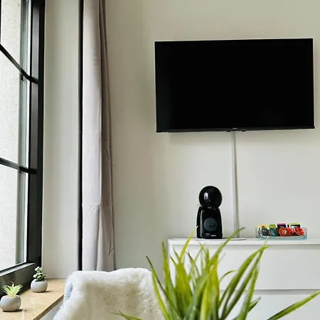 -- Inklusive Parkplatz & Wifi, Vollausgestattete Kueche Mit Geschirrspueler -- Perfekt Fuer Urlaub & Business Apartment